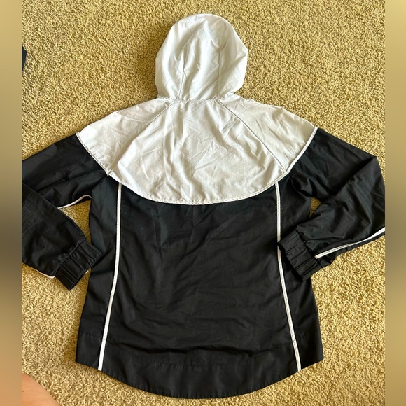 Nike Windrunner Jacket - Picture 2 of 2